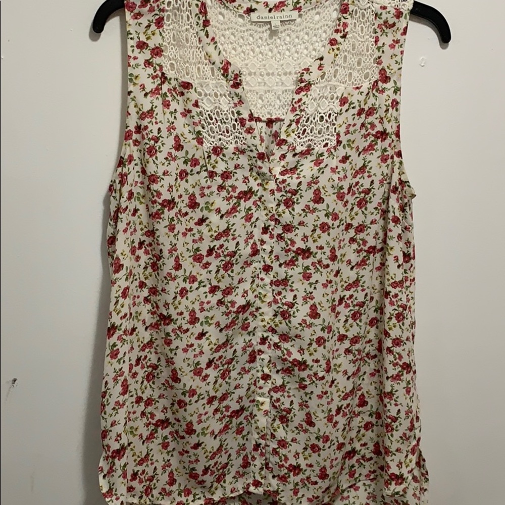 Rosebud tank top with knit back